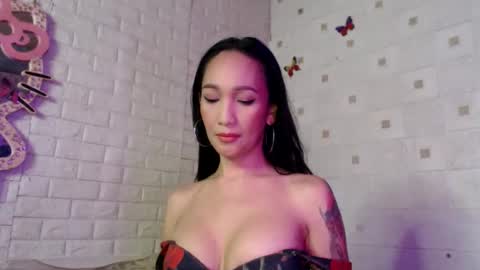 Katarena Latsveya online show from May 3, 4:57 pm