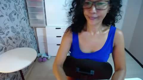 Snapshot of kittykatss chatting on July 3, 5:47 am Viktoria online show from July 3, 5:47 am