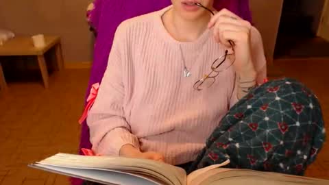 Snapshot of kittylovemoon chatting on March 20, 7:08 pm KittyloveMoon online show from March 20, 7:08 pm