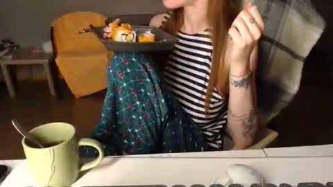 KittyloveMoon online show from April 29, 8:15 pm