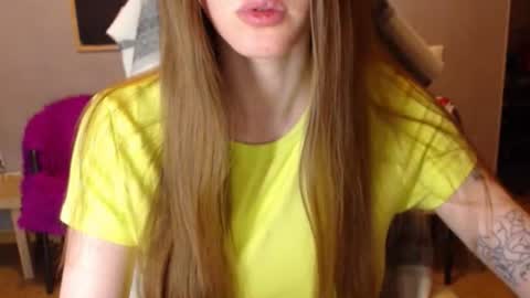 Snapshot of kittylovemoon chatting on June 13, 7:56 pm KittyloveMoon online show from June 13, 7:56 pm