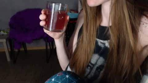 Snapshot of kittylovemoon chatting on June 14, 7:16 pm KittyloveMoon online show from June 14, 7:16 pm