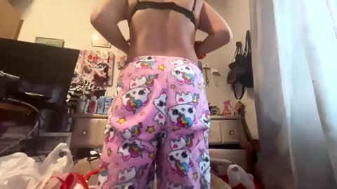 kittyluvx online show from February 15, 6:23 pm