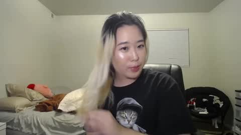Snapshot of kittymei chatting on December 10, 3:30 am Mei online show from December 10, 3:30 am