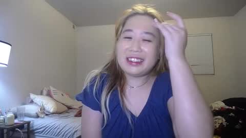 Snapshot of kittymei chatting on April 28, 2:49 am Mei online show from April 28, 2:49 am
