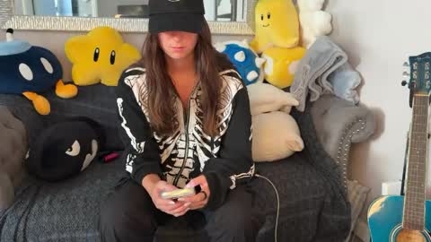kittypurr79 online show from May 19, 12:27 am