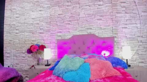 Snapshot of kittyqueen01 chatting on October 3, 2:30 am Tatiana Guerrero online show from October 3, 2:30 am
