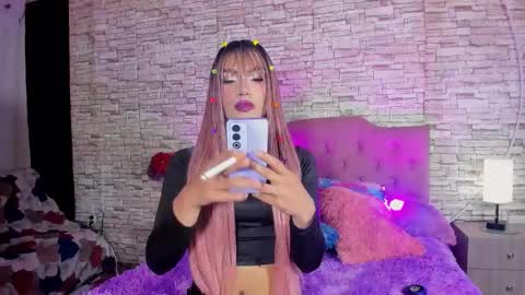 Snapshot of kittyqueen01 chatting on October 21, 5:19 am Tatiana Guerrero online show from October 21, 5:19 am
