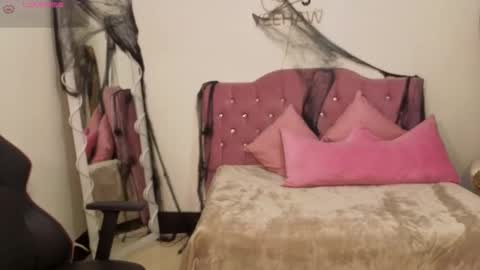 Kitty  online show from October 25, 11:40 am