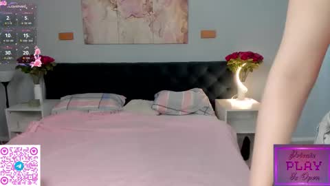 Snapshot of kittyy_cuttie chatting on October 19, 5:52 am kittyy online show from October 19, 5:52 am