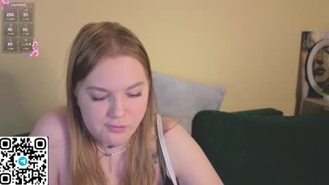 Snapshot of kittyy_cuttie chatting on January 6, 9:02 am kittyy online show from January 6, 9:02 am