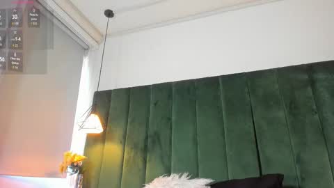 K I T T Y Y  online show from October 30, 8:20 pm