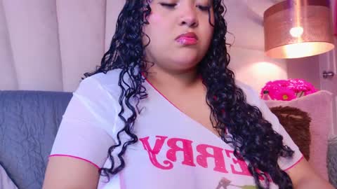 Snapshot of kity_hill chatting on June 5, 3:35 am Kitty Hill online show from June 5, 3:35 am
