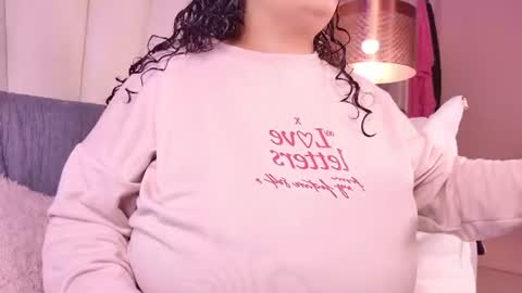 Snapshot of kity_hill chatting on June 22, 2:57 am Kitty Hill online show from June 22, 2:57 am