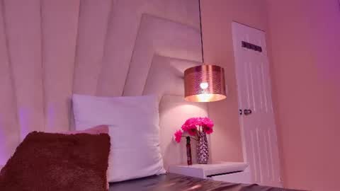 Snapshot of kity_hill chatting on July 4, 4:18 am Kitty Hill online show from July 4, 4:18 am