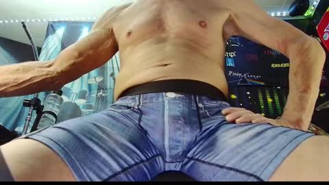 Snapshot of kiveuxmakeu chatting on October 1, 4:02 pm kiveuxmakeu online show from October 1, 4:02 pm