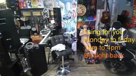 kiveuxmakeu online show from November 5, 9:48 pm