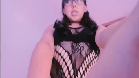 Snapshot of kiwi____ chatting on May 13, 9:33 pm Little piece of fruit online show from May 13, 9:33 pm
