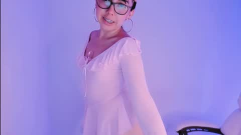 Snapshot of kiwi____ chatting on July 27, 2:29 am Little piece of fruit online show from July 27, 2:29 am