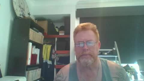 Snapshot of kiwi_boss61 chatting on December 2, 7:36 am kiwi_boss61 online show from December 2, 7:36 am