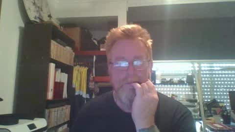 Snapshot of kiwi_boss61 chatting on January 2, 12:45 am kiwi_boss61 online show from January 2, 12:45 am