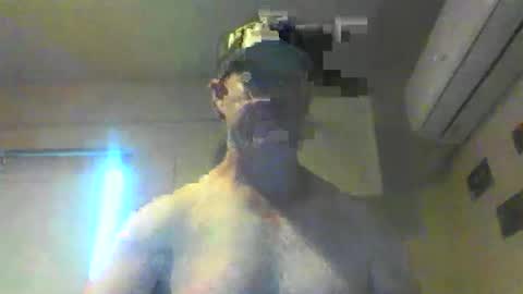 Snapshot of kiwiguy19773 chatting on December 8, 2:28 am kiwiguy19773 online show from December 8, 2:28 am