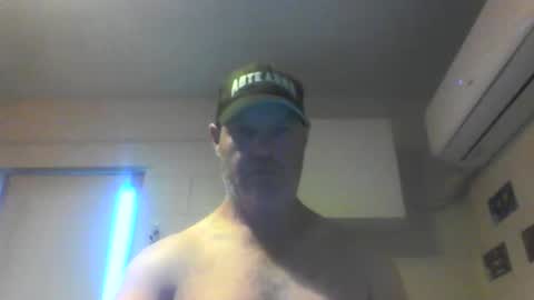 Snapshot of kiwiguy19773 chatting on January 14, 7:27 am kiwiguy19773 online show from January 14, 7:27 am