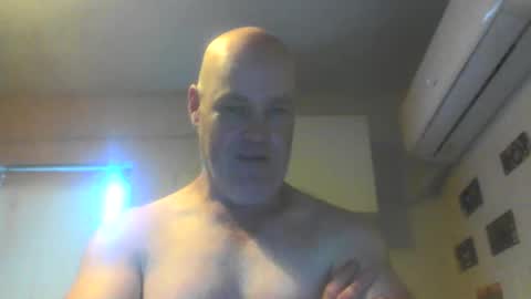 Snapshot of kiwiguy19773 chatting on February 14, 6:23 am kiwiguy19773 online show from February 14, 6:23 am