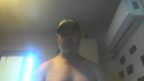 Snapshot of kiwiguy19773 chatting on January 12, 12:38 am kiwiguy19773 online show from January 12, 12:38 am