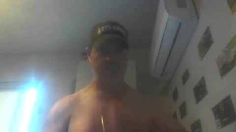 Snapshot of kiwiguy19773 chatting on February 16, 2:40 am kiwiguy19773 online show from February 16, 2:40 am