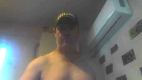 Snapshot of kiwiguy19773 chatting on March 15, 2:50 am kiwiguy19773 online show from March 15, 2:50 am