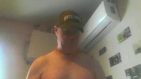 Snapshot of kiwiguy19773 chatting on March 21, 9:29 pm kiwiguy19773 online show from March 21, 9:29 pm