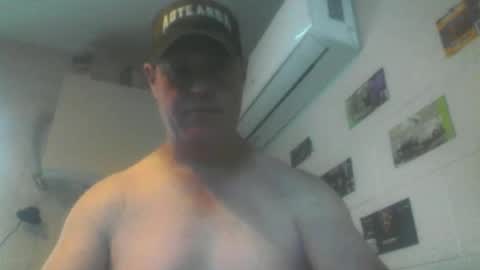 Snapshot of kiwiguy19773 chatting on March 30, 12:44 am kiwiguy19773 online show from March 30, 12:44 am