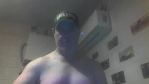 kiwiguy19773 online show from May 1, 7:02 am