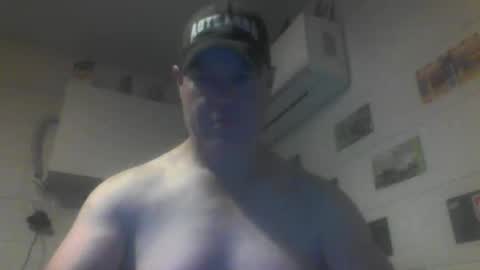 kiwiguy19773 online show from May 8, 4:18 am