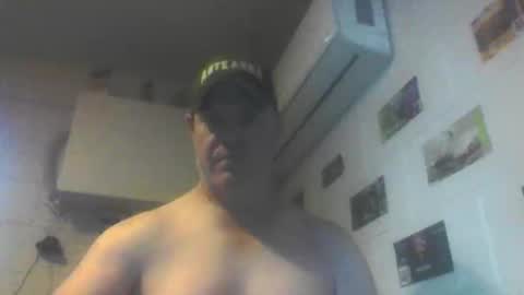kiwiguy19773 online show from May 10, 3:55 am