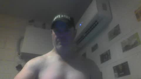 kiwiguy19773 online show from May 15, 7:26 am