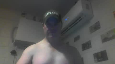 kiwiguy19773 online show from May 19, 7:47 am