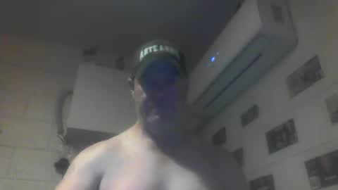 kiwiguy19773 online show from May 25, 6:52 am