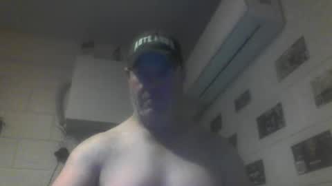 kiwiguy19773 online show from May 26, 7:37 am