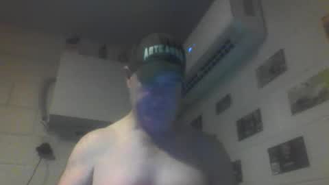 kiwiguy19773 online show from June 5, 7:14 am