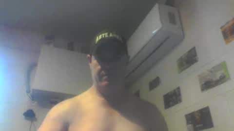 kiwiguy19773 online show from June 7, 3:10 am