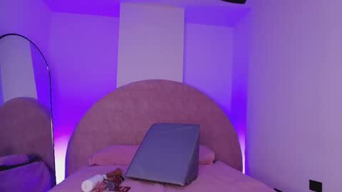 Snapshot of kkira_doll chatting on May 7, 11:59 am Kkira online show from May 7, 11:59 am