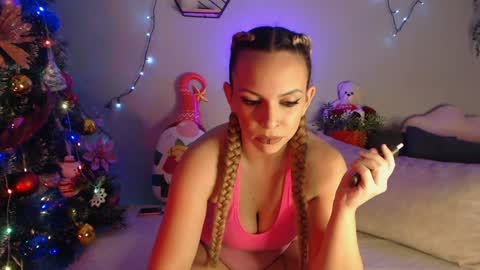 Snapshot of klaras_xxx chatting on December 13, 1:26 am Klara online show from December 13, 1:26 am