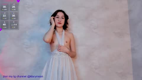 Snapshot of klary_moon chatting on October 2, 1:51 pm Lisa online show from October 2, 1:51 pm