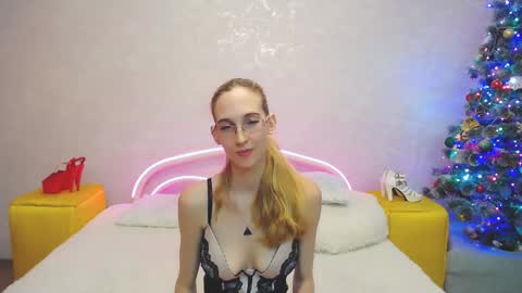 Snapshot of klaryevans chatting on December 27, 3:59 pm Klary online show from December 27, 3:59 pm