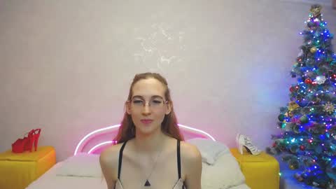 Snapshot of klaryevans chatting on December 29, 9:50 am Klary online show from December 29, 9:50 am