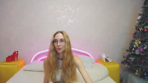 Snapshot of klaryevans chatting on January 19, 3:32 pm Klary online show from January 19, 3:32 pm