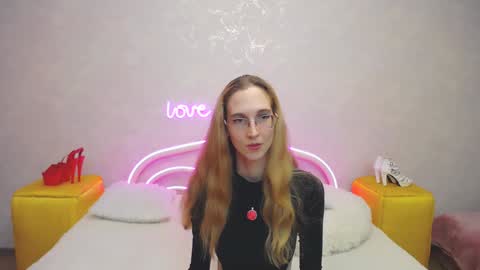 Snapshot of klaryevans chatting on January 22, 11:34 am Klary online show from January 22, 11:34 am