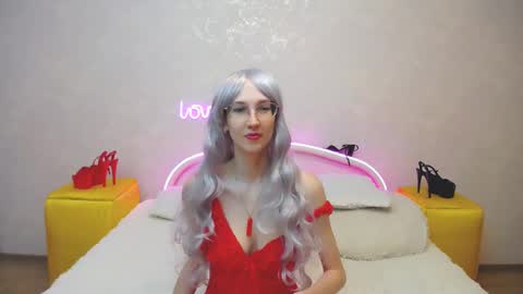 Snapshot of klaryevans chatting on March 1, 9:40 am Klary online show from March 1, 9:40 am